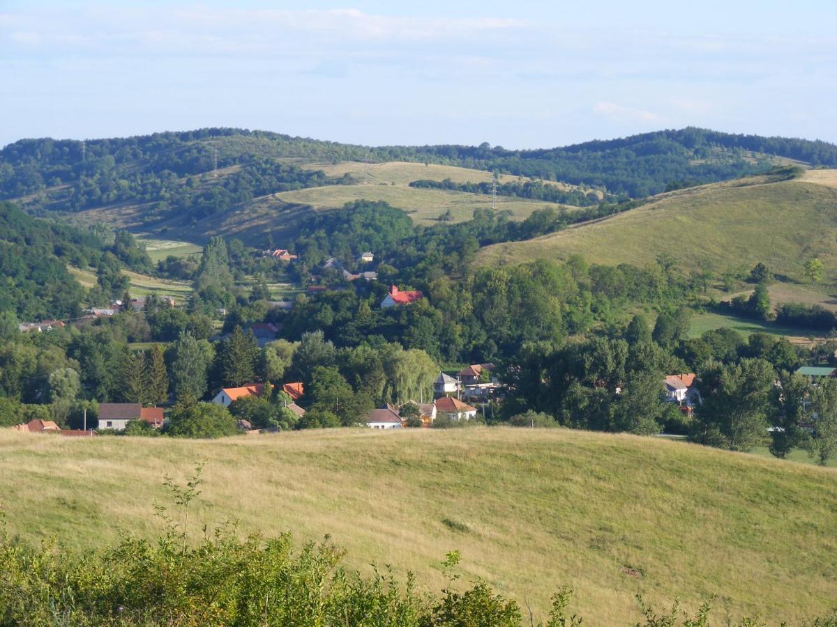 Falubiro Vendeghaza Bekolce Exterior photo